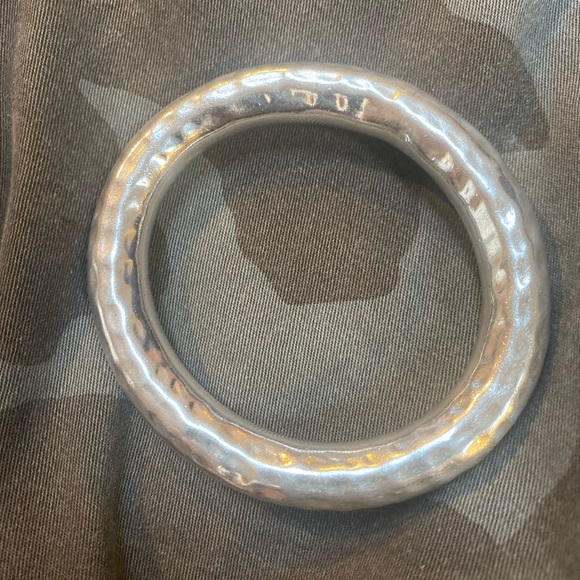 Gorgeous vintage retired silpada hammered bracelet heavy piece - Picture 4 of 8